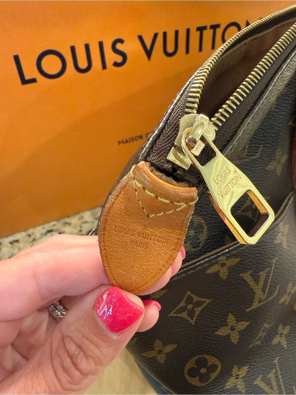 Louis Vuitton Totally MM Monogram Canvas Tote - Picture 3 of 7